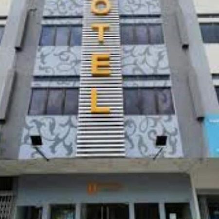 Hotel Zamburger De Melaka Buitenkant foto