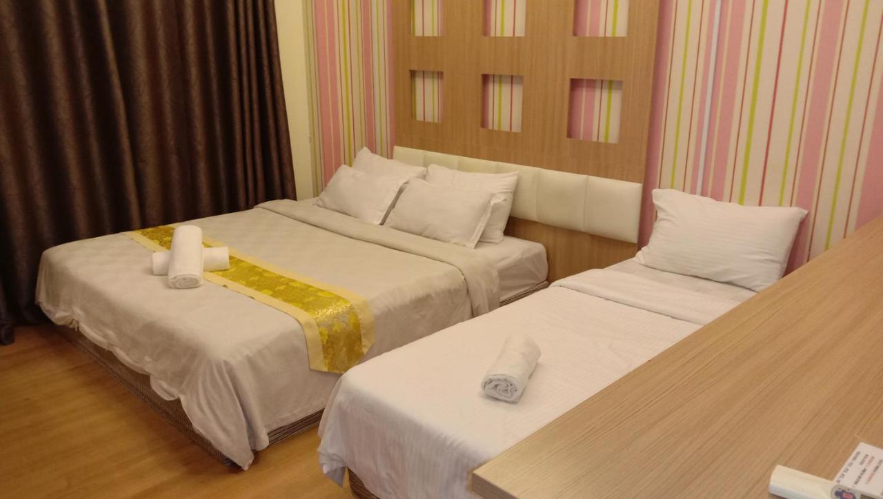 Hotel Zamburger De Melaka Buitenkant foto