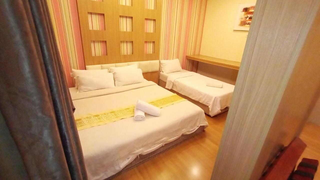 Hotel Zamburger De Melaka Buitenkant foto