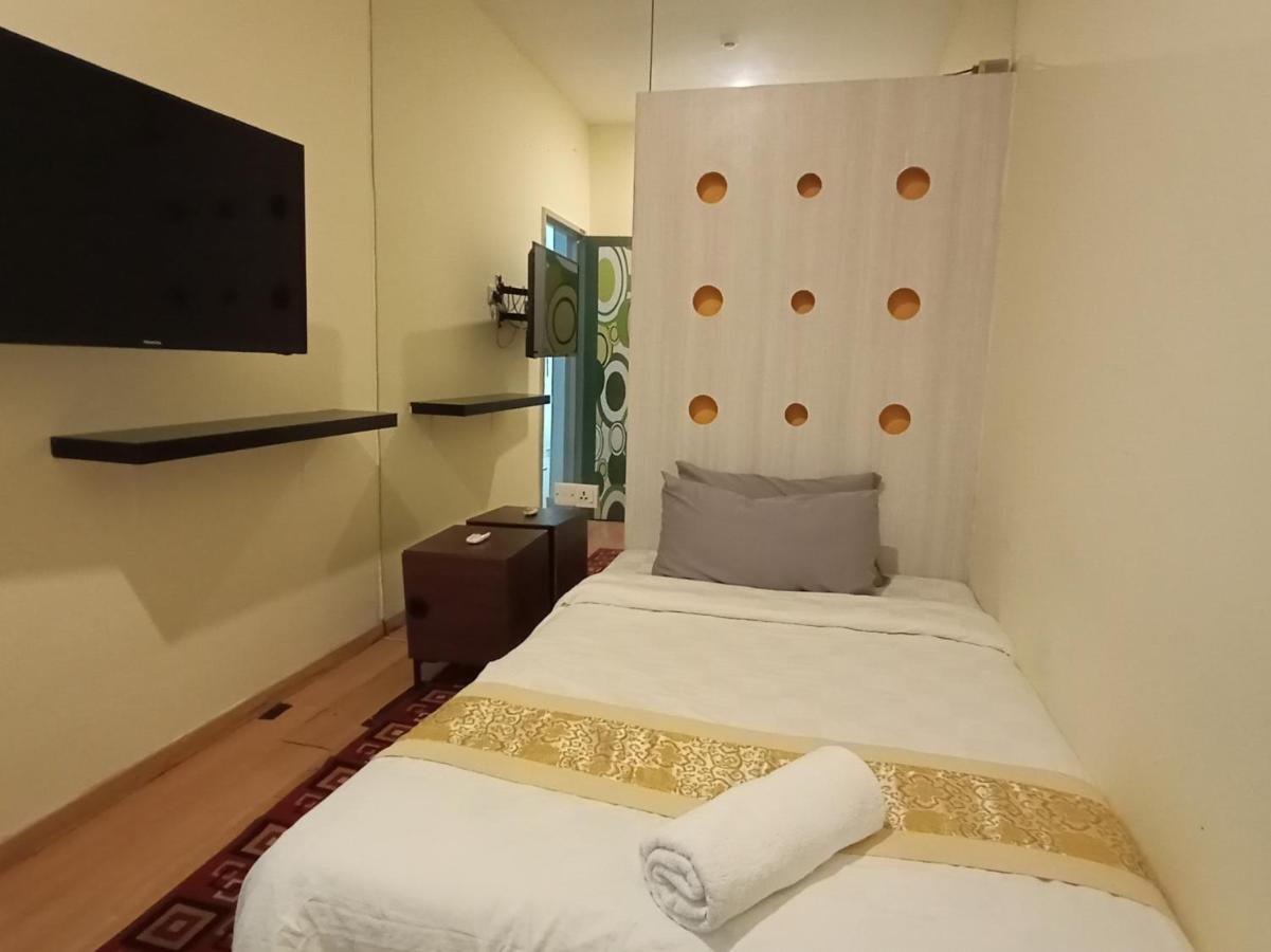 Hotel Zamburger De Melaka Buitenkant foto