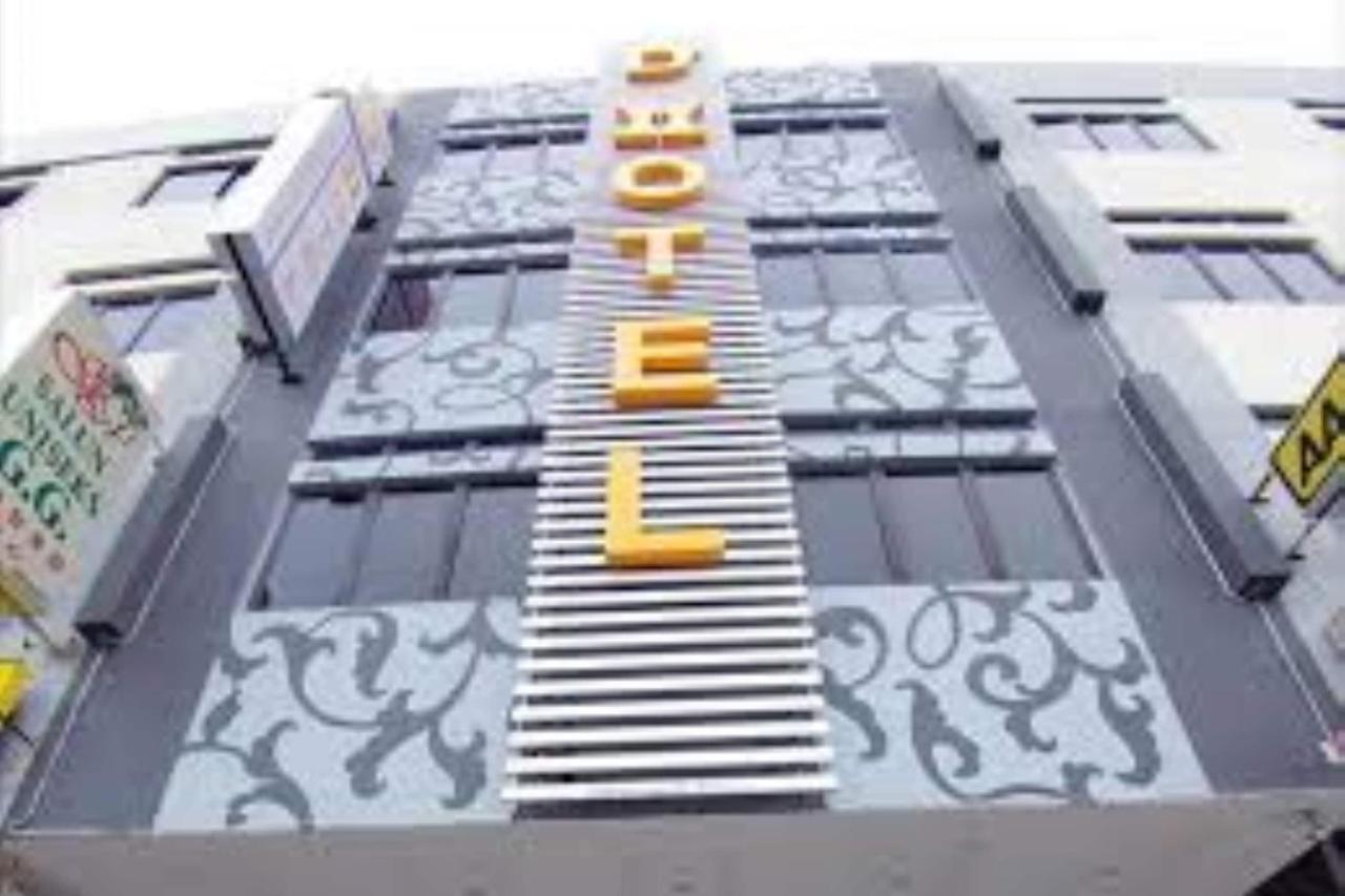 Hotel Zamburger De Melaka Buitenkant foto