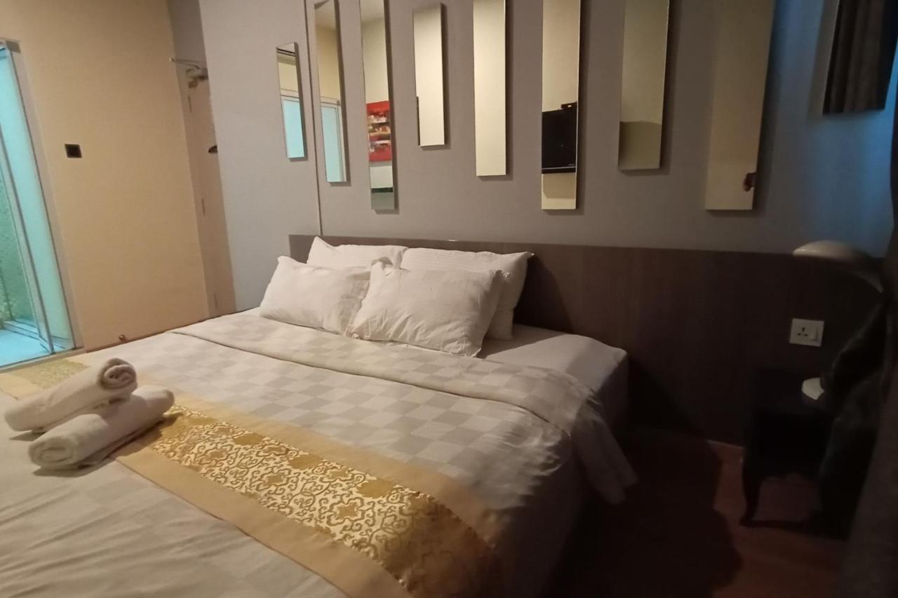 Hotel Zamburger De Melaka Buitenkant foto