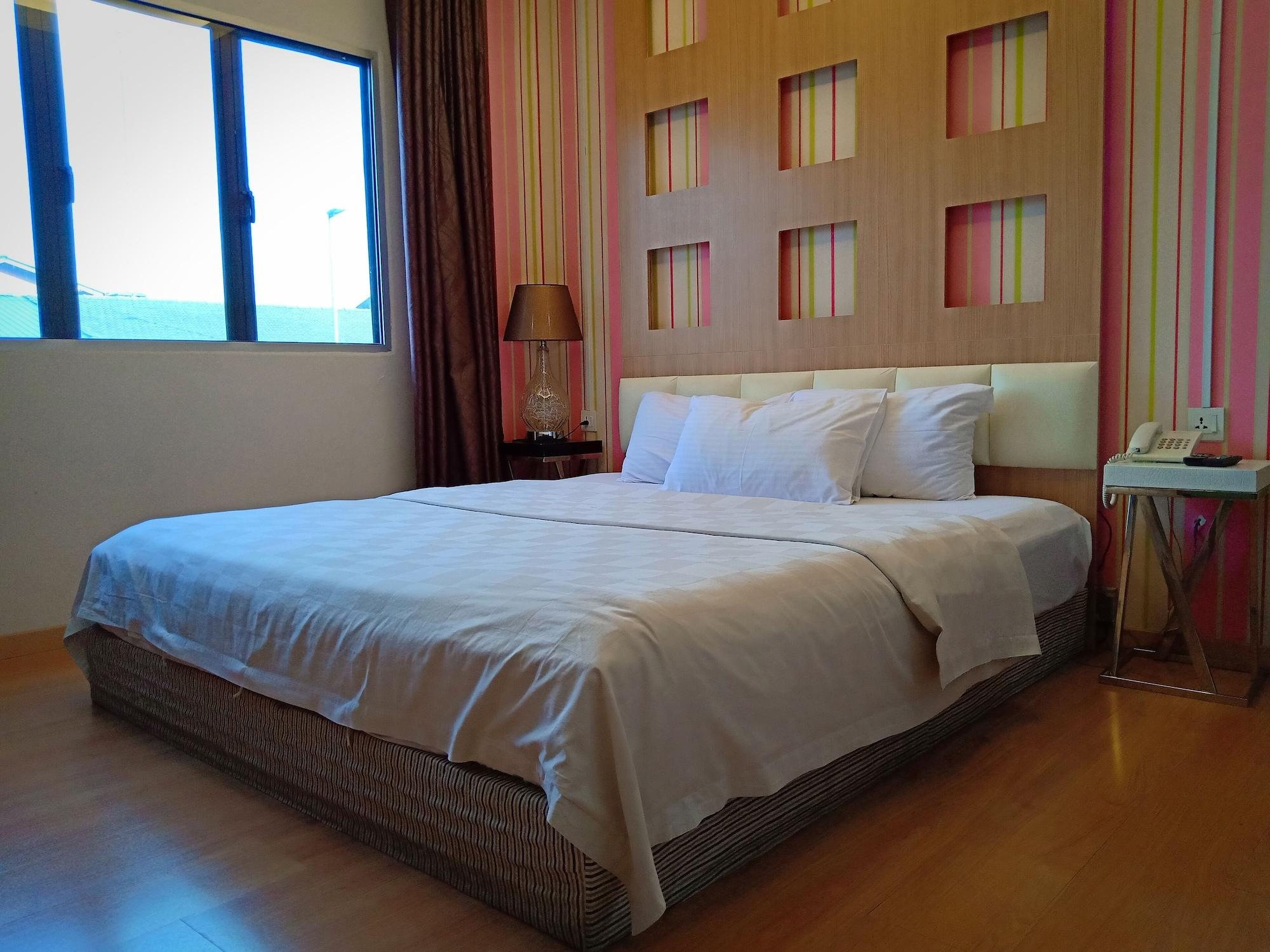 Hotel Zamburger De Melaka Buitenkant foto